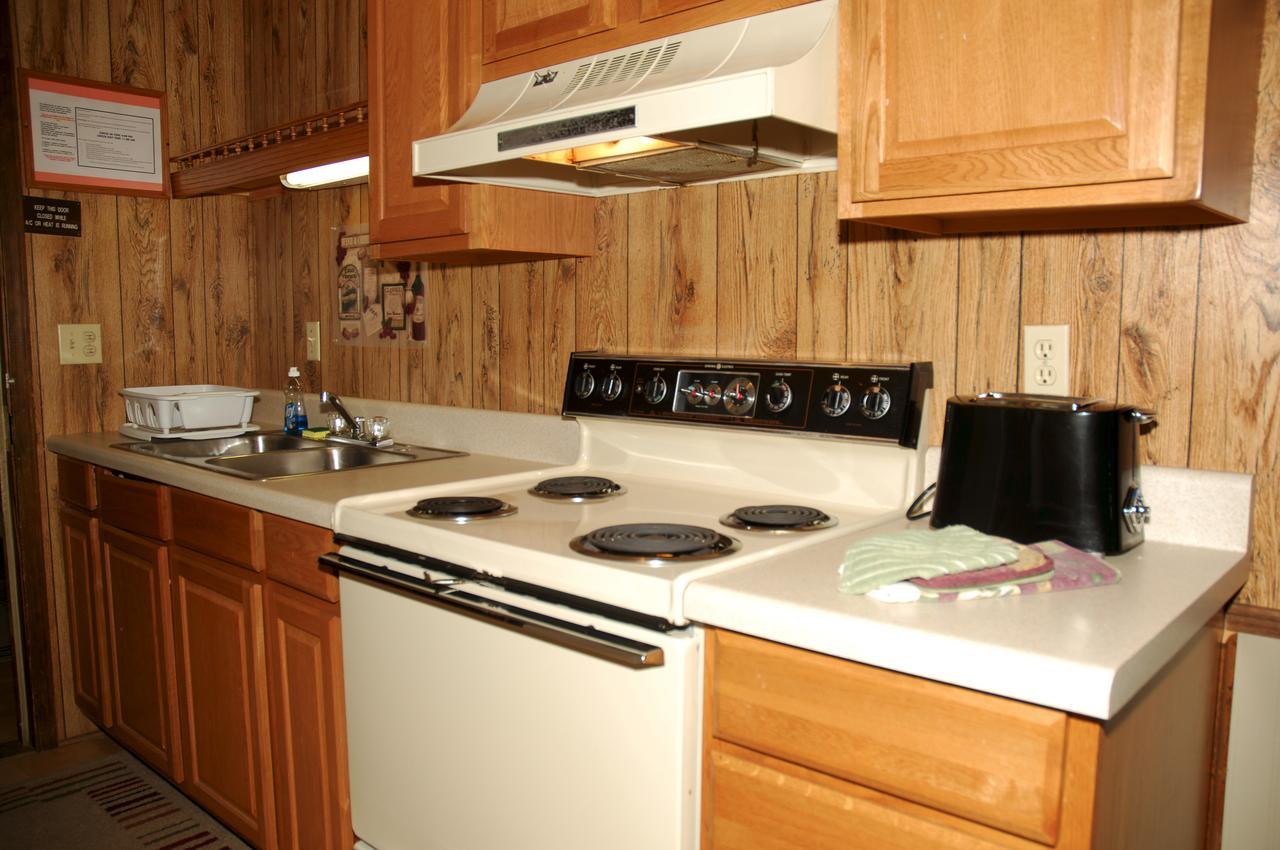 Carolina Landing Camping Resort Cabin 9 Fair Play Exterior photo
